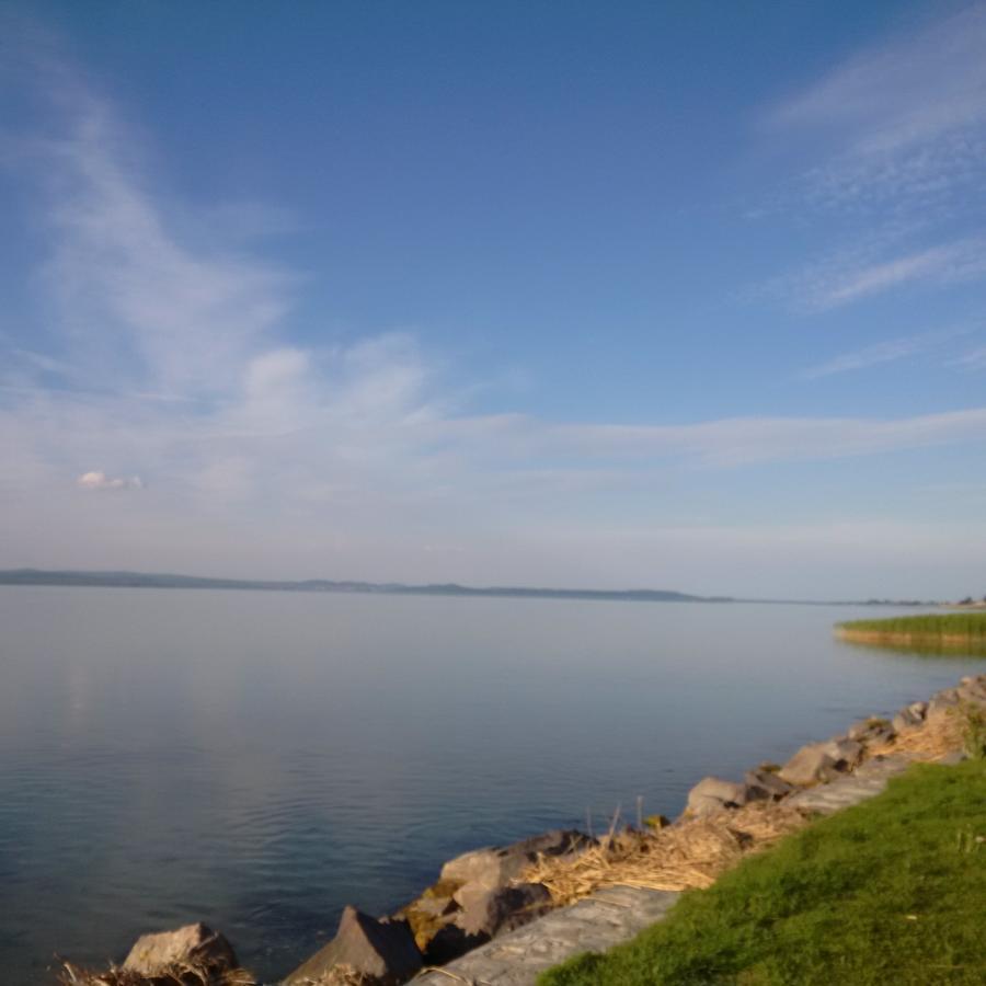 Beach Resident Balatonszárszó Eksteriør bilde