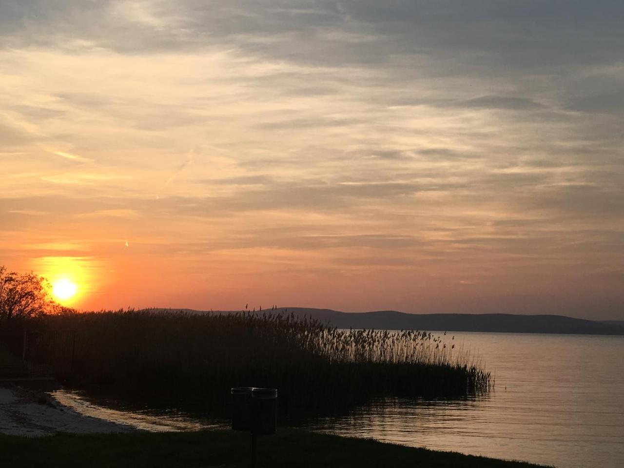 Beach Resident Balatonszárszó Eksteriør bilde