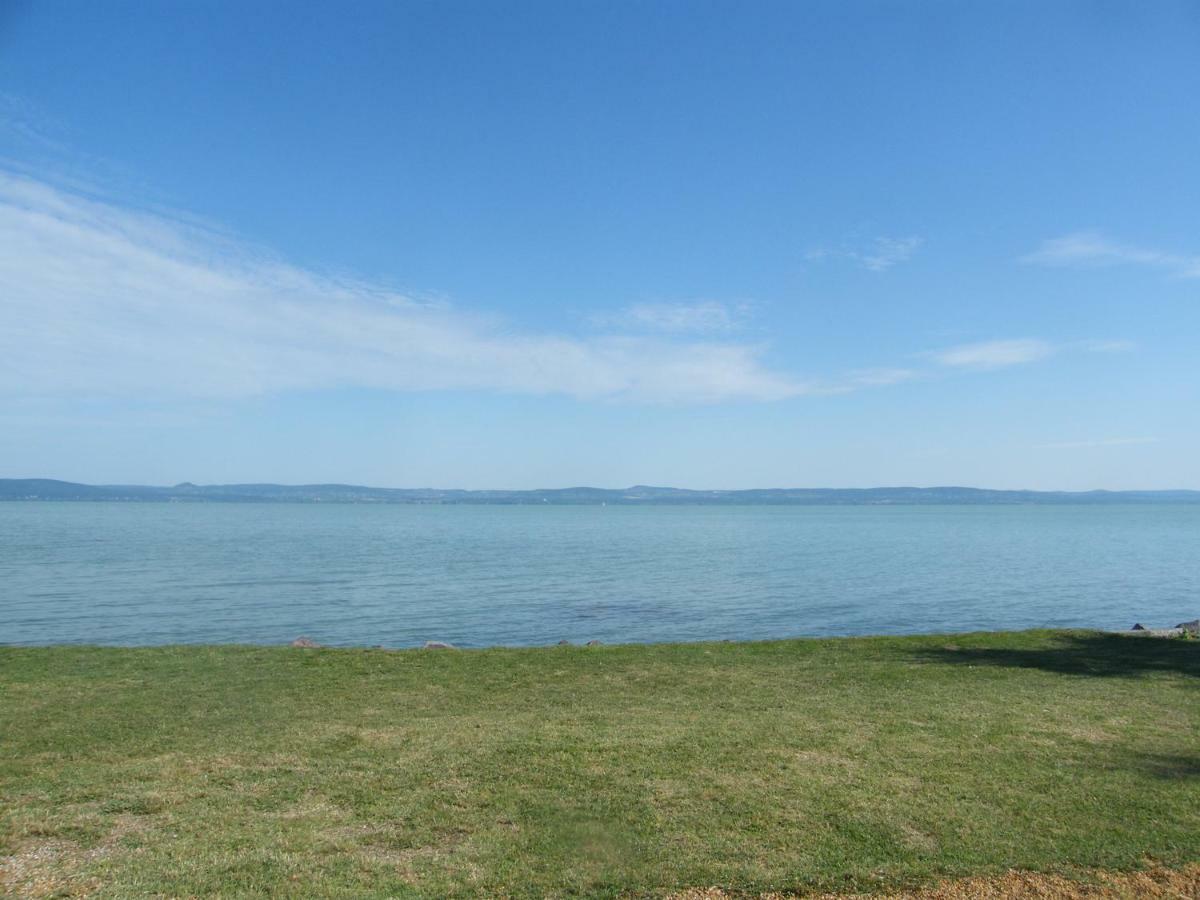 Beach Resident Balatonszárszó Eksteriør bilde